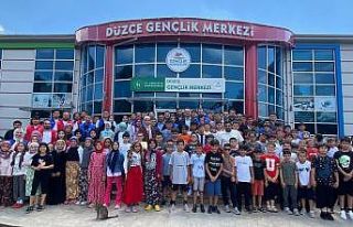 Bakan yardımcısı Eminoğlu gençlerle bir araya...