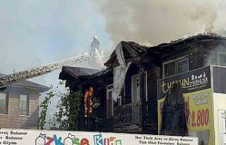 Bartın’da 2 katlı ahşap binada korkutan yangın