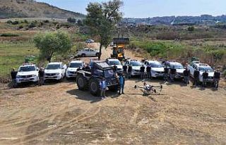 Başakşehir Belediyesi ilçede ilaçlama çalışmalarını...