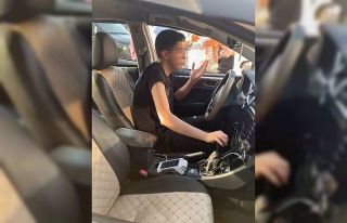 Başakşehir’de pişkin taksici kamerada: Hem karttan...