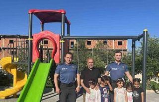 Başkan Altun, polis çocuklarını unutmadı