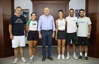 Başkan Atabay başarılı sporcular ile buluştu