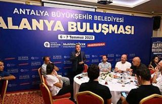 Başkan Böcek, Alanya’da turizmcilerle bir araya...