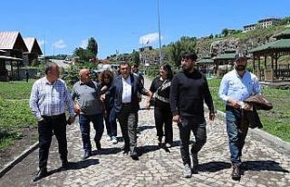 Başkan Demir, yol yapım çalışmalarını yerinde...