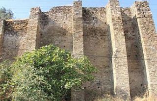 Başkan Kaplan, Cincin Kalesi’ni turizme kazandıracak