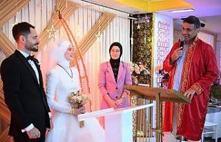 Başkan Kocaman Kartepelilerin mutluluklarını paylaşıyor