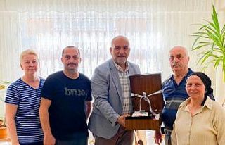 Başkan Sandıkçı’dan hacılara Kur’an-ı Kerim...