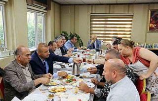 Başkan Yaşar toptancı hali esnafının sorunlarını...