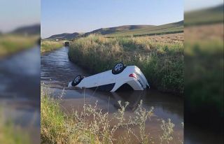 Batman’da kontrolden çıkan otomobil sulama kanalına...