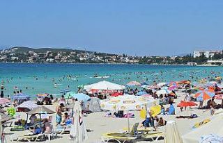 Bayram tatili Çeşme’ye doping oldu