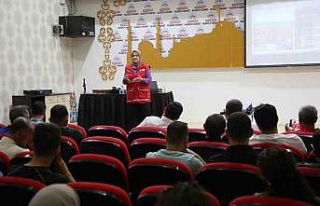 Belediye çalışanlarına seminer verildi