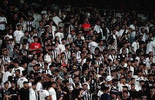 Beşiktaş Stadyumu’nda ‘yönetim istifa’ sesleri