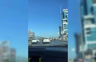 Beylikdüzü’nde trafiği tehlikeye atarak seyreden...
