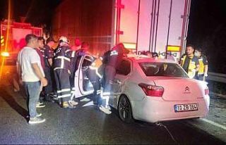 Bilecik’te tırın altına giren otomobilde bulunan...