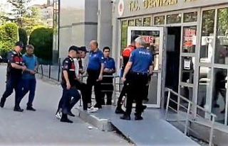 Biri gözetledi, diğeri çaldı