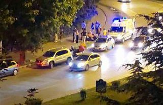 Bisikletli kuryeye otomobil çarptı: 1 yaralı