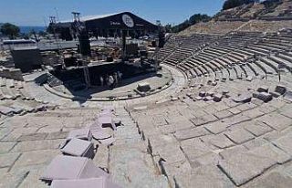 Bodrum Antik Tiyatro’daki konserler eleştirilerin...