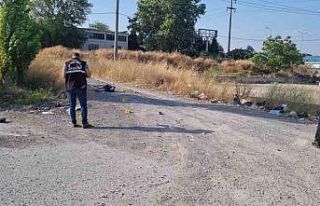 Boş arazide silahla vuruldu