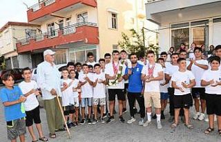 Boy atlayan pehlivan Bozkurt’a, Manavgat’ta coşkulu...