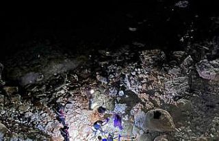 Bozcaada’da gün batımı izleyen kadın gece uçurumdan...