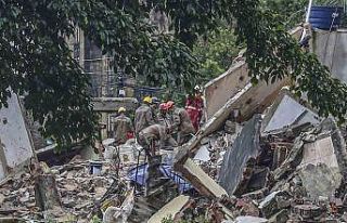 Brezilya’da 4 katlı apartman çöktü: 8 ölü,...