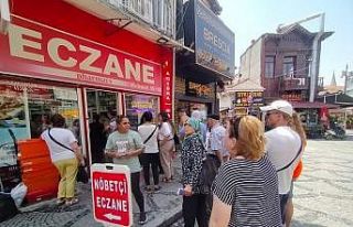 Bulgarlar ilaçlarını Edirne’den alıyor