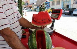 Bunaltıcı sıcaklar vatandaşı sulu meyvelere yönlendirdi