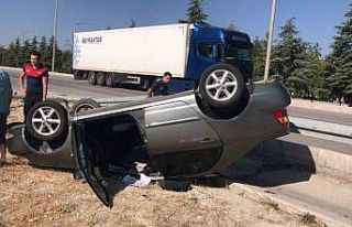 Burdur’da tırla çarpışan otomobil takla attı,...