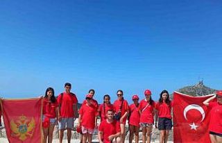 Burhaniyeli gençlerden Karadağ çıkarması