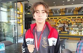 Burhaniyeli sporcu Türkiye üçüncüsü oldu