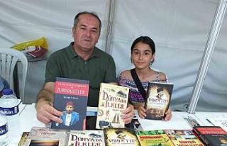 Burhaniyeli Yazar Bicik, okurlarıyla buluştu