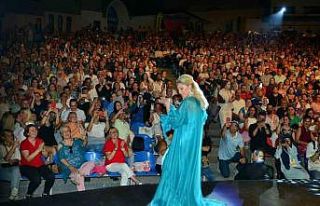 Bursa’da Muazzez Ersoy ile nostalji rüzgarı