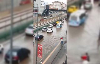 Bursa’da rögarlar taştı, yollar göle döndü