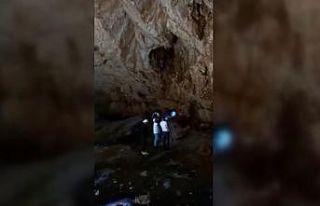 Buz mağarasında 80 metrelik çukura düşen şahıs...