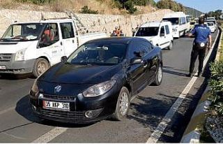 Çakarlı araç trafikten men edildi