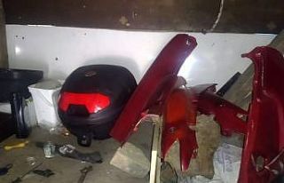 Çalınan motosikletini arkadaşlarıyla buldu