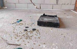 Çalınan yazar kasa inşaatta parçalanmış halde...