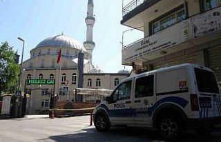 Cami önünde av tüfeğiyle vuruldu