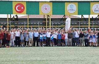 Camiler arası futbol turnuvası çekişmeli başladı
