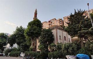 Camiler bir bir kapandı, cemaat mağdur oldu