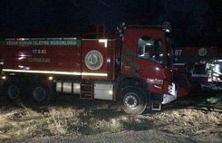 Çanakkale’deki orman yangınına gece de havadan...