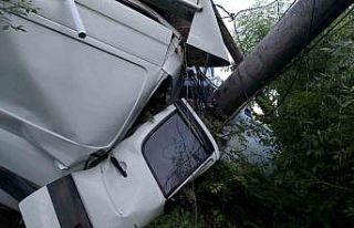 Canlı yayın aracı kaza yaptı: 2 ölü, 1 yaralı