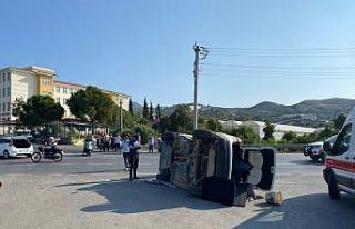 Çarpışan otomobillerden biri takla attı: 1 yaralı