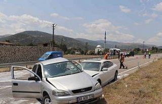 Çarptığı aracı 35 metre sürükledi, 1 kişi...