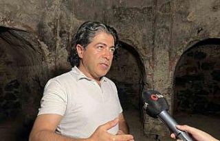 Çatısında amfora, bodrumunda pagan mezarı bulunan...