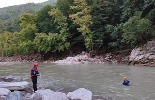Çayda akıntıya kapılan vatandaşın cansız bedenine...