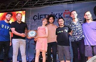 Çiftlikköy Gençlik Festivali Azra konseriyle sona...
