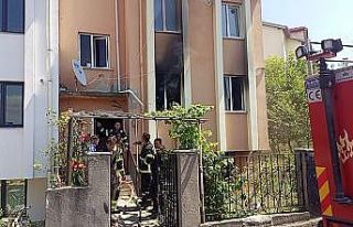 Çıkan yangında ev kullanılmaz hale geldi