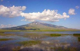 Cil Gölü görenleri hayran bırakıyor