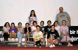 Çine’de geleceğin tiyatrocuları yetiştiriyor